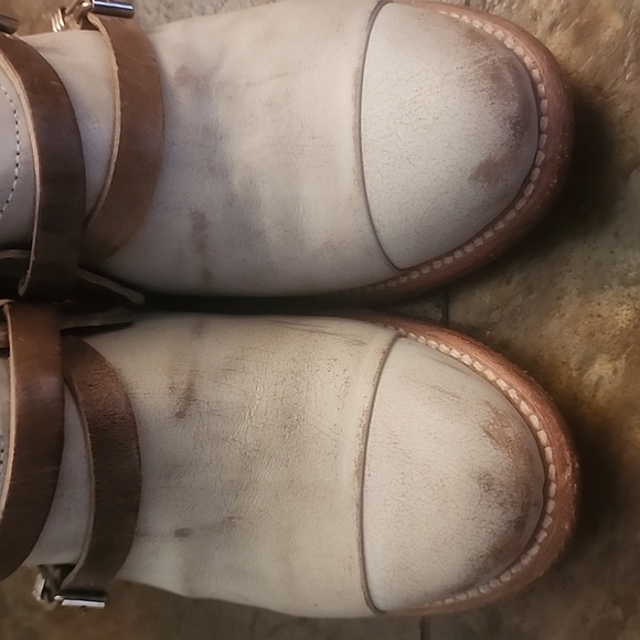 Feebird Distressed Ice Crue Ankle Booties. Size: 7 - Picture 5 of 7